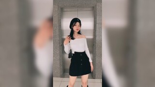 Set đồ cùng boots mặc là có người yêu