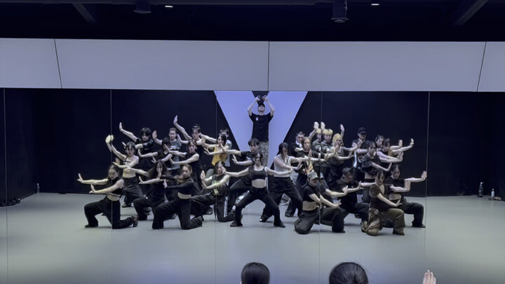 【MADE IN V】Latihan Tim MADE IN V Dewa Yunani Kuno yang Mengendalikan Titik Pemeriksaan