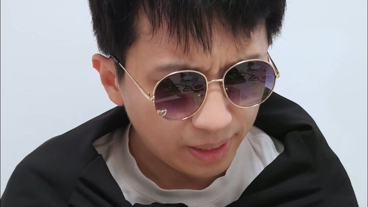 Lain kali dia ngomongin kamu lagi, balas aja dengan makian.