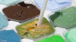 How art students' paint boxes change at different stages!