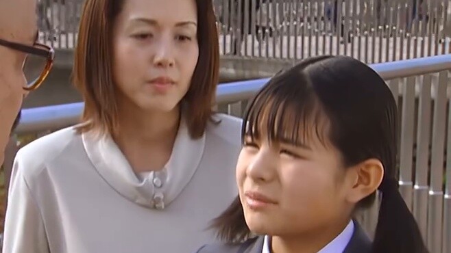 Aliens invaded the earth, but unexpectedly had a daughter!