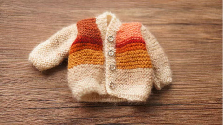 [Children’s Clothes] Six-point cropped v-neck knitted cardigan