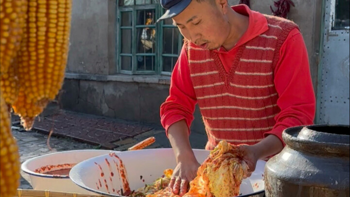 This spicy cabbage dish is just delicious no matter how you eat it.
