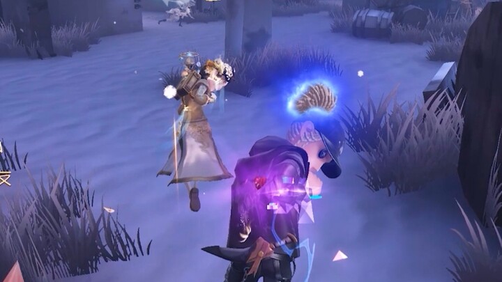 “Jiwamu terlalu sunyi, yang tersisa hanyalah gema di ruang kosong.”