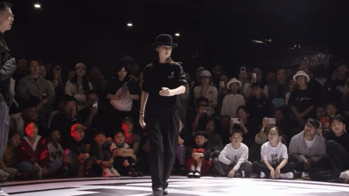 “Mấy tiên nhân đúng như tên vậy～Lần nhảy này quá thần tiên, quá bùng nổ!” Ngưu Kỷ Tiên Thiếu Chấn S1