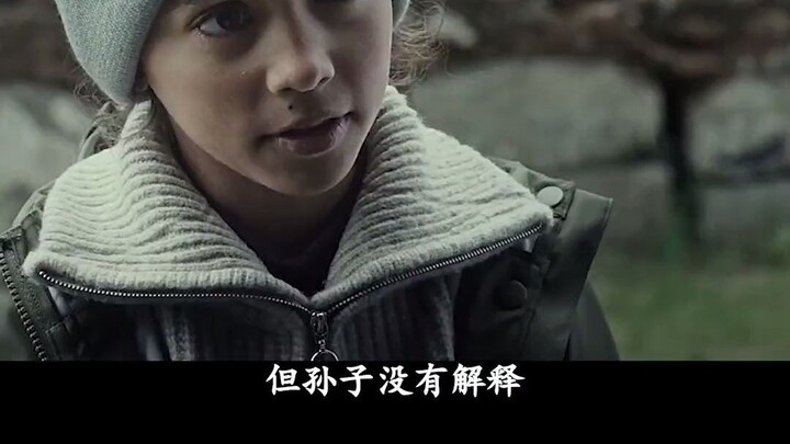 Wanita tua itu memuntahkan lava dari mulutnya, mengendalikan letusan gunung berapi dari jarak jauh