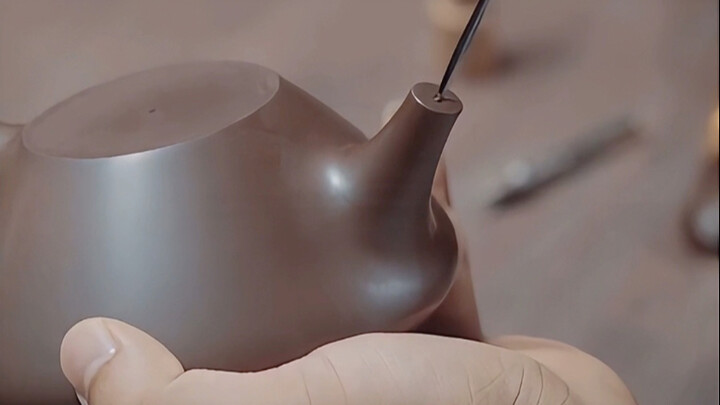 一把紫砂壶从制作到烧制再到开壶的全过程，看完你学会了吗