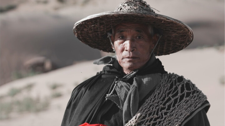 At the request of our netizens, I'll film it, and you write it. Today's theme: "Desert Ranger—Old Fr