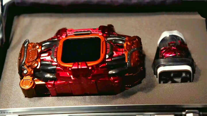Check out those belts that change color with the same model