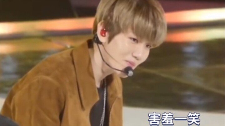 After Byun Baekhyun and Oh Sehun locked eyes, the two of them kept stifling their laughter.