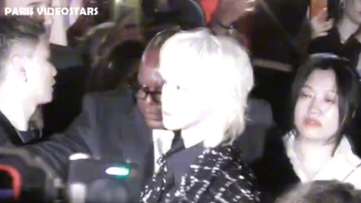 وو تشي: نجوم البوب الصينيون يُشِعّون بقوة في أسبوع الموضة في باريس!