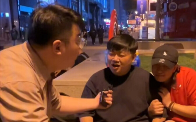 ikun xin hát chung ca khúc kinh điển của anh trai trên đường phố