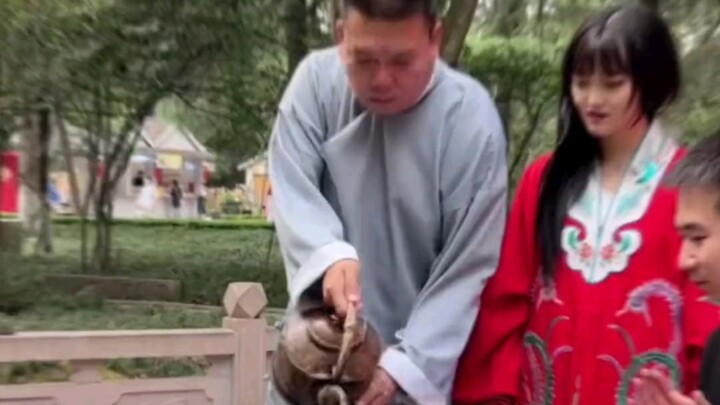 There’s an order to pouring tea, and rules for topping up water—ensure everyone gets their share wit