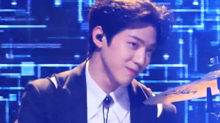 Lima tahun lalu, ia menciptakan video langsung pertama grup musik Korea yang mencapai satu juta peno