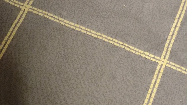 把怜悯扔出去，它要是立起来我就开播，立不起来我就睡觉