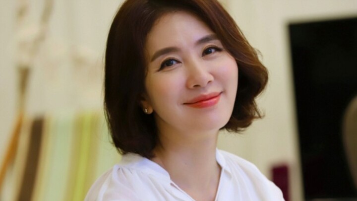 Lý Nhất Hoa, người mẹ “sắt đá” trong loạt phim Hãy Trả Lời Đi, còn các con thì thay đổi liên tục