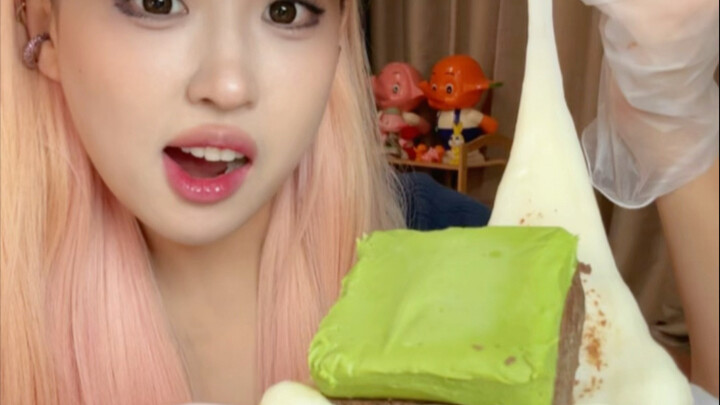 The matcha desserts that went viral online… one bite almost sent me to the hospital…