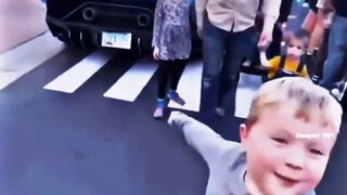 อันที่จริงตอนเด็กๆ เราต่างก็ไม่รู้จักการจีบสาวหรือทำตัวเท่ มีเพียงความรักและความชอบในรถยนต์เท่านั้น 