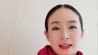 Menari membuatku merasa seperti berada di tempat yang tidak ada siapa pun!