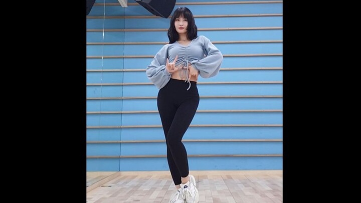 【Koleksi TWICE】Video Tari MOMO "FANCY" di Ruang Latihan