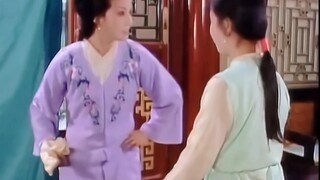 赵姨娘大战戏子，以一敌众，武力值爆棚