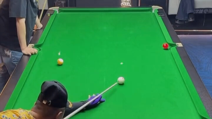 Aku bakal nge-mention orang yang lebih parah lagi buat kamu.
