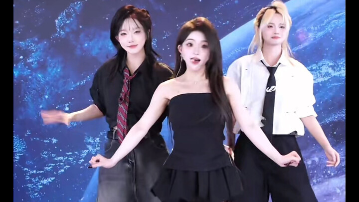 10251003 Eureka group livestream: Luo Luo, Cheng Yixing, Xing Yue, and Sanqi—three-person version of