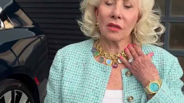 Đây có phải là cuộc sống của cô vợ ngoan trong truyền thuyết không?