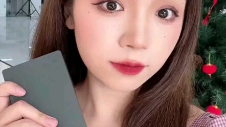 من في بيته عشرة باور بانك؟ مش هقول، خلّي تضيفي صديقتك الغبية بسرعة عشان تشوف؟