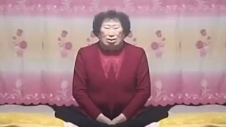 给咱姥屁股底下放个转盘，让咱姥当祖玛吐球
