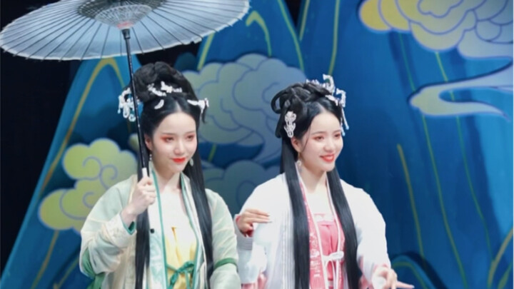 Tahukah kamu? Konon, Ular Hijau awalnya seorang pria, lalu berubah menjadi wanita untuk Ular Putih.