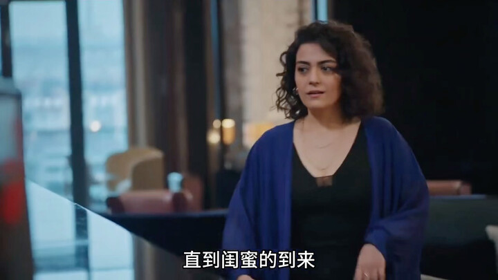 母亲逼迫女儿从小穿紧身衣，女儿活了28年都谈不到对象！