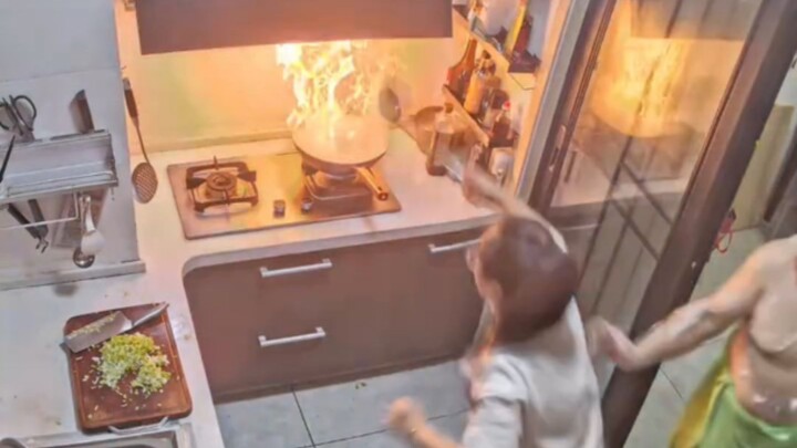 Anh chồng này chẳng những biết làm việc nhà mà tính tình còn rất tốt