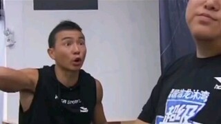 ليو غينغ هونغ: دع ابنته ترتدي ملابس مستعملة، ولا تذكر أخاه جاي تشو أبدًا. ما مدى تواضعه؟ #ليو_غينغ_ه