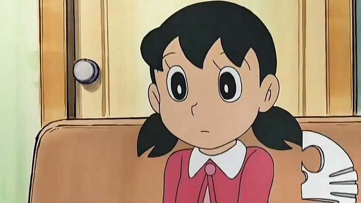 Đôrêmon: Sau khi biến thành cua, cậu không thể biến trở lại. Nobita và Đôrêmon suýt nữa bị Hổ béo ăn