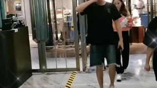 希望你拥有屏幕内前途无限的闪耀，却又希望你拥有屏幕外普通人的快乐＃檀健次