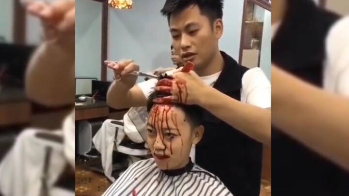 لا أحد يستطيع مغادرة صالون الحلاقة وهو يبتسم