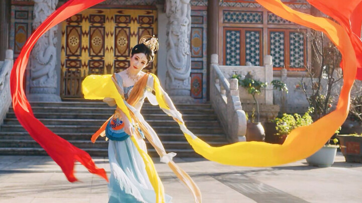 ในชีวิตจริงใครบ้างไม่อยากรู้จักนางฟ้าตุนหวงตัวจริงกันล่ะ! 【MV “เล่อหมิงตงฟาง” ของลั่วเทียนอี — ท่ารำ