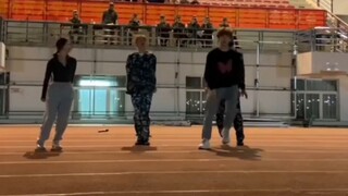 What is it like to hold a concert during a military training session with more than 3,000 people?