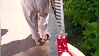 إذا لم يكن لديك صديقة بعد، فهذا يعني أنك لم تتقن الأمر بعد.