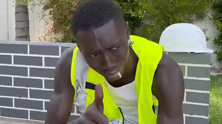 【Meme EN#1】يا رجل، لماذا لا تستخدم سكينًا في المرة القادمة؟