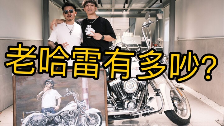 Menemui sebuah Harley tua yang langka, lalu menggambarnya