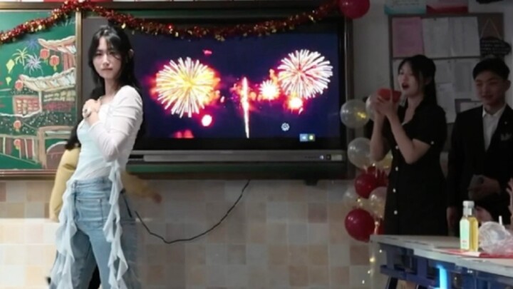 [Twice at the New Year's Day Party] The golden years are filled with our everlasting youth and our s
