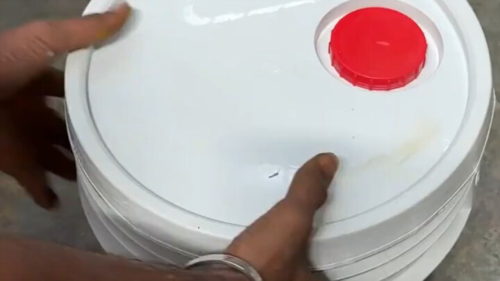Latex paint mixing