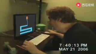 The full version of the fat man who punched through the screen
