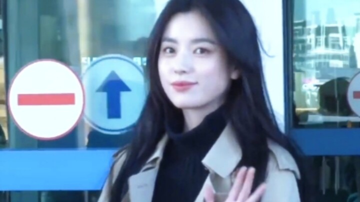 Han Hyo Joo | Tín đồ phấn má đi bộ cực kỳ thích thú