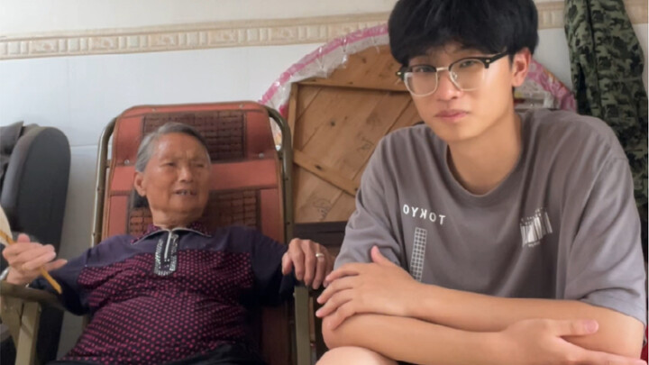 Pengalaman imersif pagi hari seorang mahasiswa yang pulang kampung