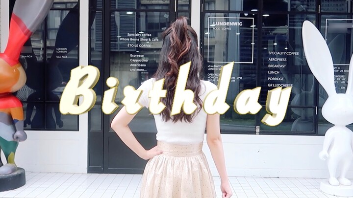 30 minutes of quick singing of Somi's new song Birthday at the entrance of the cafe, first try