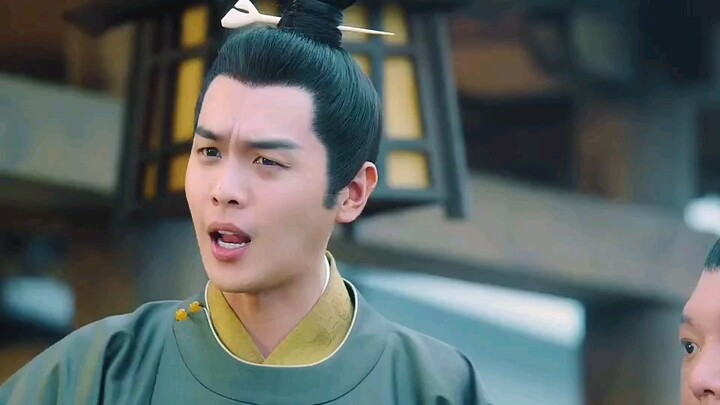 Old Huang feels wronged—eating my meat and drinking my wine, yet he won’t take me along. “Sword Snow
