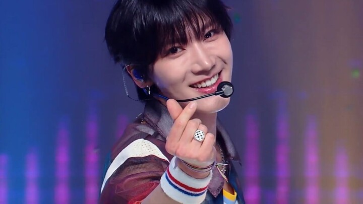 WayV’s New Song “Give Me That” Performance Stage | 240613